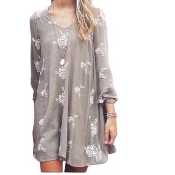 Altar'd State Dresses & Skirts - Altar'd State Boho Floral Embroidered Dress XS